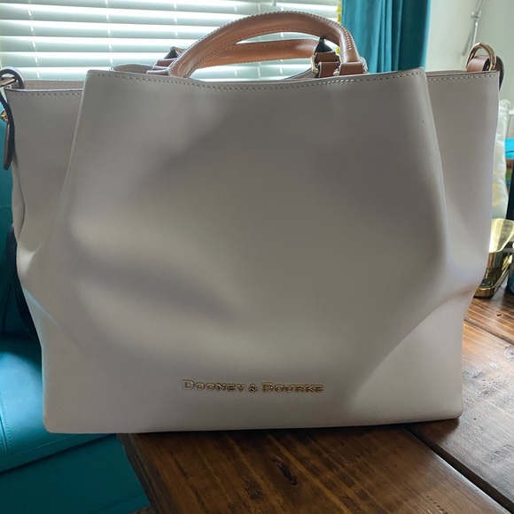 Dooney & Burke - Bourne City Large Barlow - Picture 1 of 5